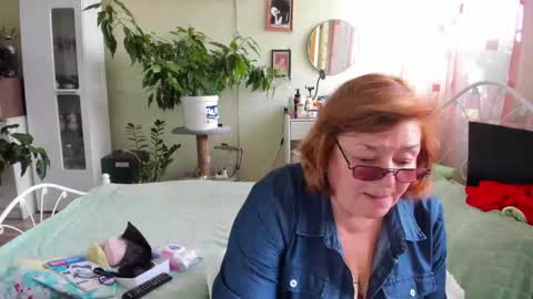 Snapshot of flowerlover8 chatting on September 2025 06:02:02 AM Flowerlower online show from September 2025 06:02:02 AM