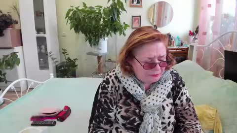 Snapshot of flowerlover8 chatting on September 2025 02:40:02 PM Flowerlower online show from September 2025 02:40:02 PM