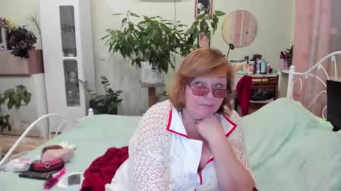 Snapshot of flowerlover8 chatting on October 2025 07:00:01 PM Flowerlower online show from October 2025 07:00:01 PM