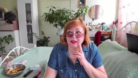 Snapshot of flowerlover8 chatting on October 2025 08:45:02 AM Flowerlower online show from October 2025 08:45:02 AM