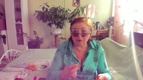 Snapshot of flowerlover8 chatting on October 2025 11:08:02 AM Flowerlower online show from October 2025 11:08:02 AM