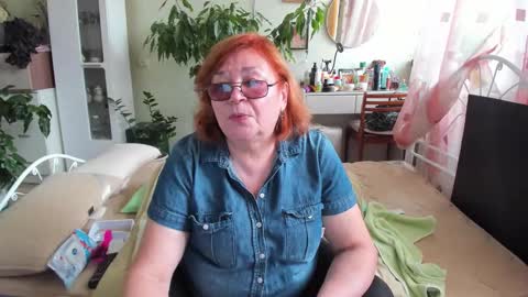 Snapshot of flowerlover8 chatting on October 2025 08:03:01 AM Flowerlower online show from October 2025 08:03:01 AM