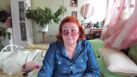 Snapshot of flowerlover8 chatting on October 2025 07:19:01 AM Flowerlower online show from October 2025 07:19:01 AM