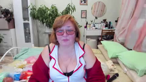 Snapshot of flowerlover8 chatting on October 2025 05:57:02 PM Flowerlower online show from October 2025 05:57:02 PM