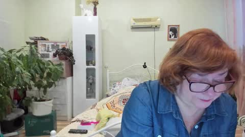 Snapshot of flowerlover8 chatting on December 2025 06:50:01 AM Flowerlower online show from December 2025 06:50:01 AM