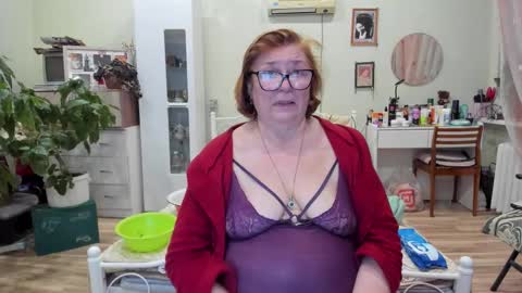 Snapshot of flowerlover8 chatting on December 2025 07:31:02 PM Flowerlower online show from December 2025 07:31:02 PM