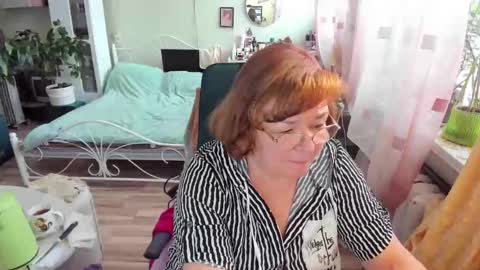 Snapshot of flowerlover8 chatting on February 2026 08:40:02 AM Flowerlower online show from February 2026 08:40:02 AM