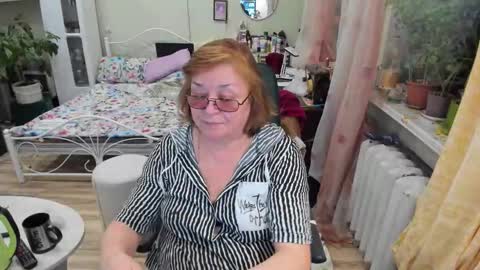 Snapshot of flowerlover8 chatting on February 2026 06:02:01 PM Flowerlower online show from February 2026 06:02:01 PM