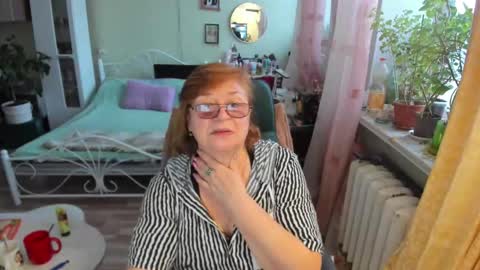 Snapshot of flowerlover8 chatting on February 2026 06:19:02 AM Flowerlower online show from February 2026 06:19:02 AM