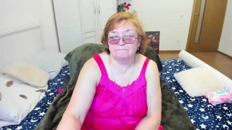 Snapshot of flowerlover8 chatting on February 2026 02:09:02 AM Flowerlower online show from February 2026 02:09:02 AM