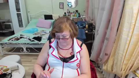 Snapshot of flowerlover8 chatting on March 2026 07:32:01 PM Flowerlower online show from March 2026 07:32:01 PM