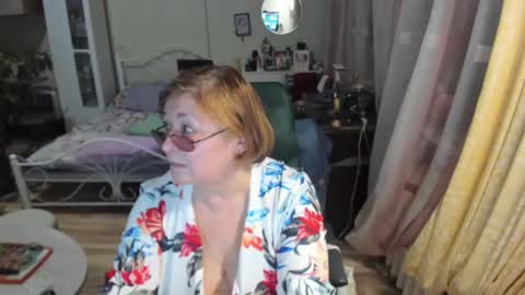 Snapshot of flowerlover8 chatting on March 2026 08:05:01 PM Flowerlower online show from March 2026 08:05:01 PM