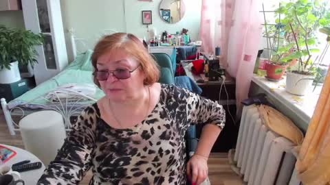 Snapshot of flowerlover8 chatting on March 2026 08:09:02 AM Flowerlower online show from March 2026 08:09:02 AM