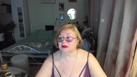 Snapshot of flowerlover8 chatting on March 2026 02:38:01 AM Flowerlower online show from March 2026 02:38:01 AM