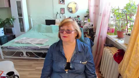 Snapshot of flowerlover8 chatting on March 2026 08:19:01 AM Flowerlower online show from March 2026 08:19:01 AM