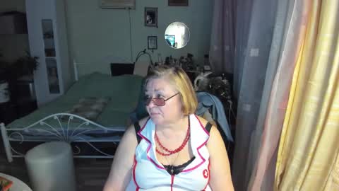 Snapshot of flowerlover8 chatting on March 2026 05:13:02 PM Flowerlower online show from March 2026 05:13:02 PM