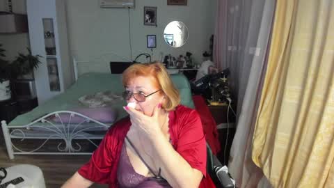 Snapshot of flowerlover8 chatting on April 2026 07:00:01 PM Flowerlower online show from April 2026 07:00:01 PM