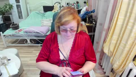 Snapshot of flowerlover8 chatting on April 2026 06:17:01 PM Flowerlower online show from April 2026 06:17:01 PM