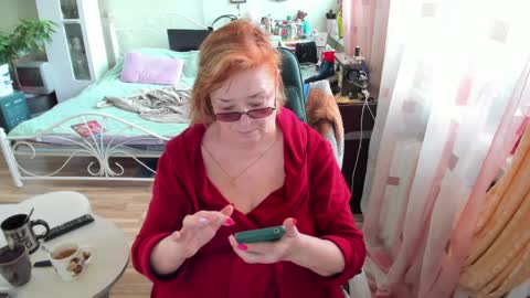 Snapshot of flowerlover8 chatting on April 2026 08:11:01 AM Flowerlower online show from April 2026 08:11:01 AM