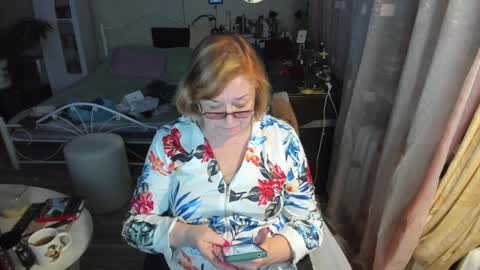 Snapshot of flowerlover8 chatting on April 2026 05:36:01 PM Flowerlower online show from April 2026 05:36:01 PM