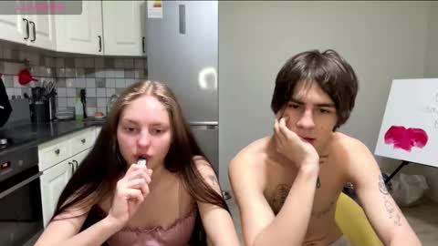 flowerscouple online show from March 2026 10:16:01 PM