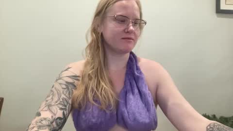 Snapshot of flowingpeach chatting on January 2026 06:46:02 PM flowingpeach online show from January 2026 06:46:02 PM