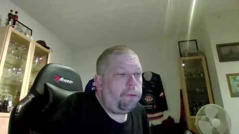 Snapshot of fluffy_espen chatting on March 2026 05:13:02 AM fluffy_espen online show from March 2026 05:13:02 AM