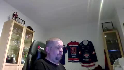 Snapshot of fluffy_espen chatting on March 2026 05:44:01 AM fluffy_espen online show from March 2026 05:44:01 AM