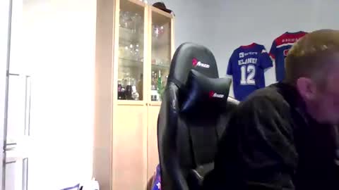 Snapshot of fluffy_espen chatting on April 2026 02:00:01 PM fluffy_espen online show from April 2026 02:00:01 PM