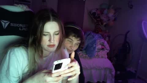 Flux online show from December 2025 02:25:01 PM