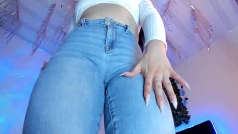 lia online show from September 2025 10:42:01 PM