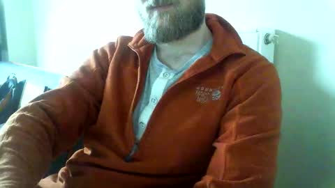 Snapshot of fns2011 chatting on March 2026 09:35:01 AM fns2011 online show from March 2026 09:35:01 AM