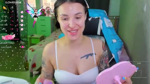 Snapshot of folinskaayaa chatting on December 2025 05:17:02 AM folinskaayaa online show from December 2025 05:17:02 AM