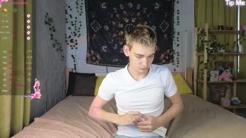 Snapshot of forever_eren chatting on November 2025 09:10:02 AM forever_eren online show from November 2025 09:10:02 AM