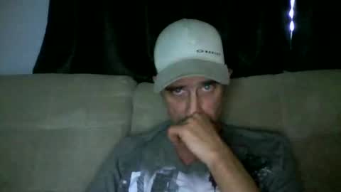 Snapshot of fouraide42 chatting on April 2026 10:22:02 PM fouraide42 online show from April 2026 10:22:02 PM