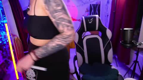 Snapshot of fox_and_dog chatting on September 2025 09:18:01 PM Senya subscribe to telegram channel online show from September 2025 09:18:01 PM