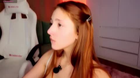 Snapshot of fox_muses chatting on December 2025 10:18:02 PM fox_muses online show from December 2025 10:18:02 PM