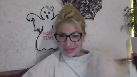 fox_red_lady7 online show from October 2025 07:04:02 PM