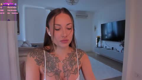 Snapshot of foxe_sailey chatting on December 2025 11:15:01 AM Fox love you online show from December 2025 11:15:01 AM