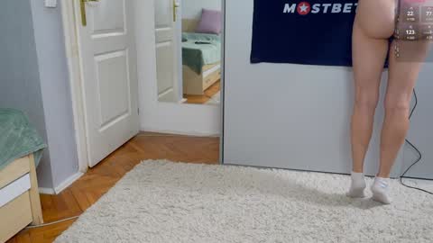 CUSTOM PHOTOS AND VIDEOS -  online show from December 2024 01:32:01 PM