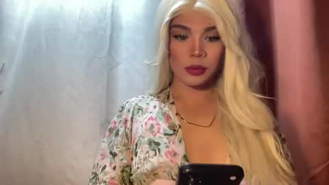 Snapshot of foxli_xx chatting on March 2026 01:29:02 PM KITTY online show from March 2026 01:29:02 PM