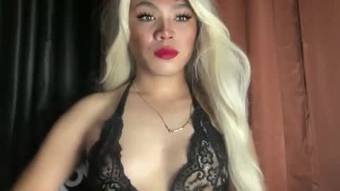 Snapshot of foxli_xx chatting on April 2026 05:27:01 AM KITTY online show from April 2026 05:27:01 AM