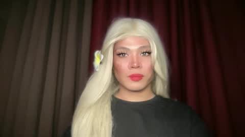 Snapshot of foxli_xx chatting on April 2026 01:01:01 PM KITTY online show from April 2026 01:01:01 PM