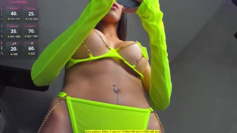 Snapshot of foxx_giirl chatting on December 2025 05:08:02 PM Foxx online show from December 2025 05:08:02 PM