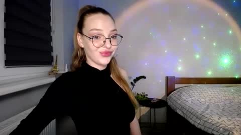 foxxialice online show from November 2025 04:18:02 PM