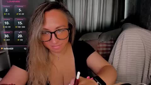 Snapshot of foxxxy__lady chatting on September 2025 01:49:02 AM Kris online show from September 2025 01:49:02 AM