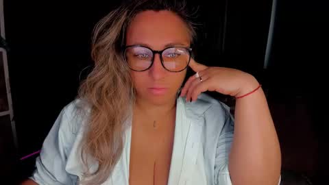 Snapshot of foxxxy__lady chatting on September 2025 02:27:02 AM Kris online show from September 2025 02:27:02 AM