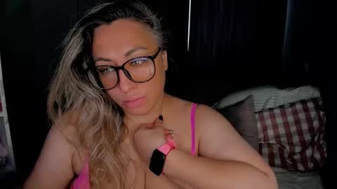 Snapshot of foxxxy__lady chatting on October 2025 01:17:02 AM Kris online show from October 2025 01:17:02 AM