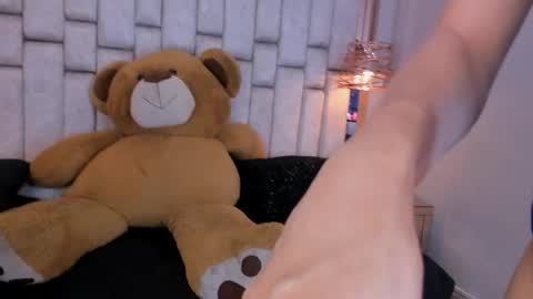 Snapshot of foxxxypink chatting on May 2026 01:57:16 AM fox with 3 xs online show from May 2026 01:57:16 AM