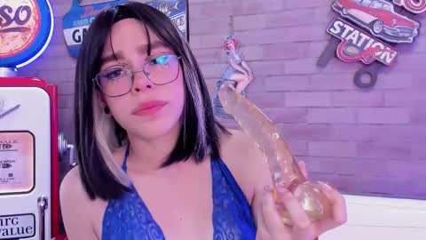 Snapshot of foxy__mia chatting on January 2026 06:33:02 PM foxy__mia online show from January 2026 06:33:02 PM